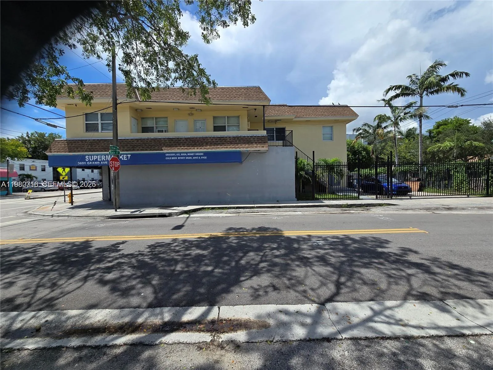 3380 Plaza St, Miami, FL 33133 photo 3