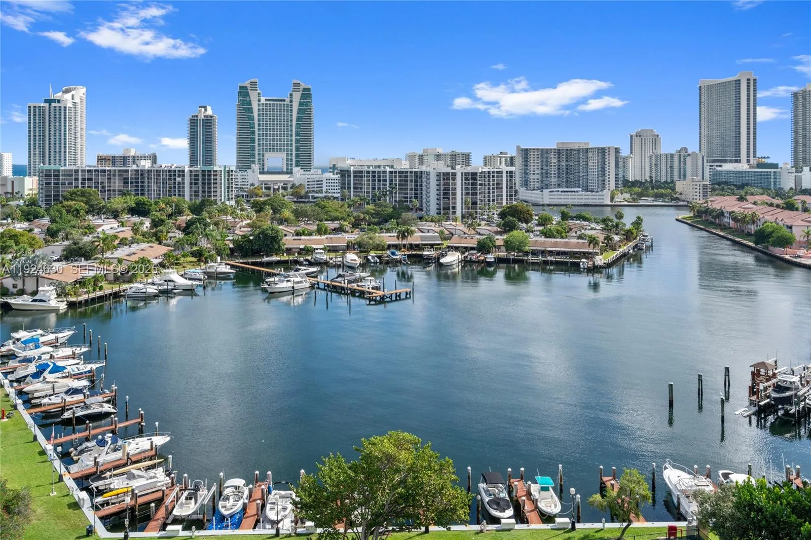 500 Three Islands Blvd # 917, Hallandale Beach, FL 33009 photo 3