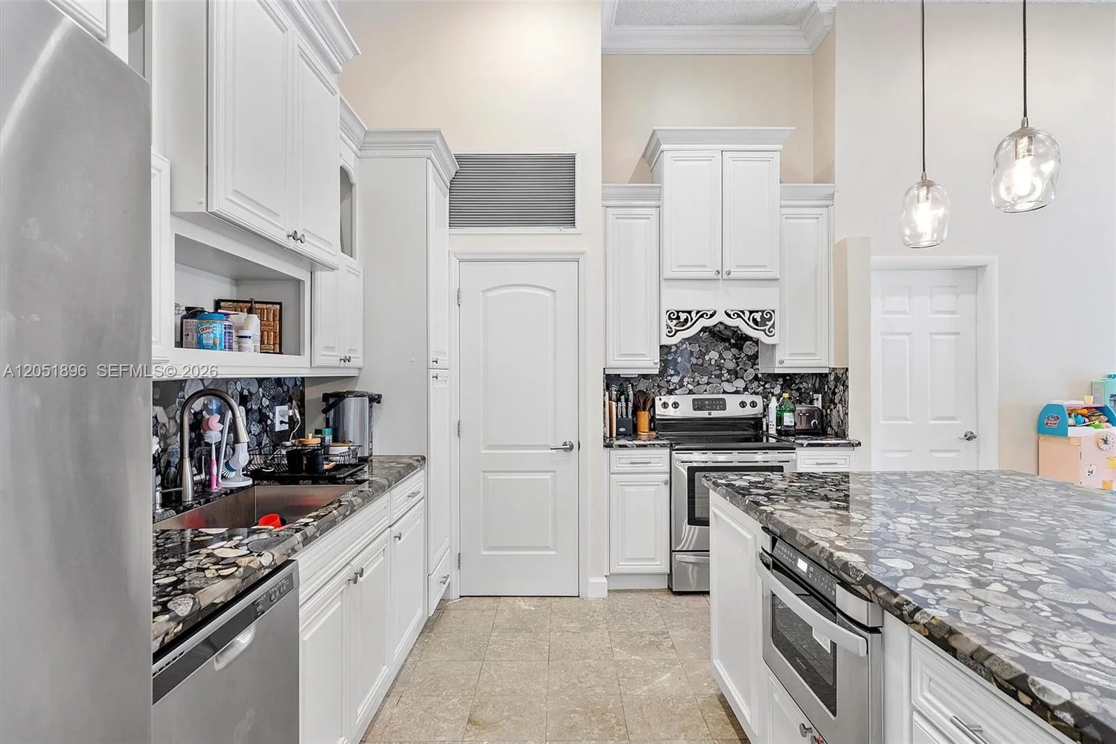2707 S Parkview Dr, Hallandale Beach, FL 33009 photo 8