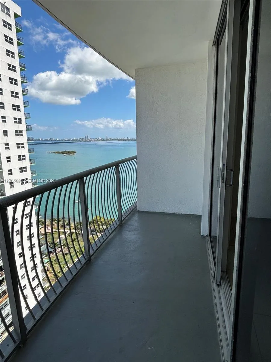 1750 N Bayshore Dr # 3007, Miami, FL 33132 photo 3