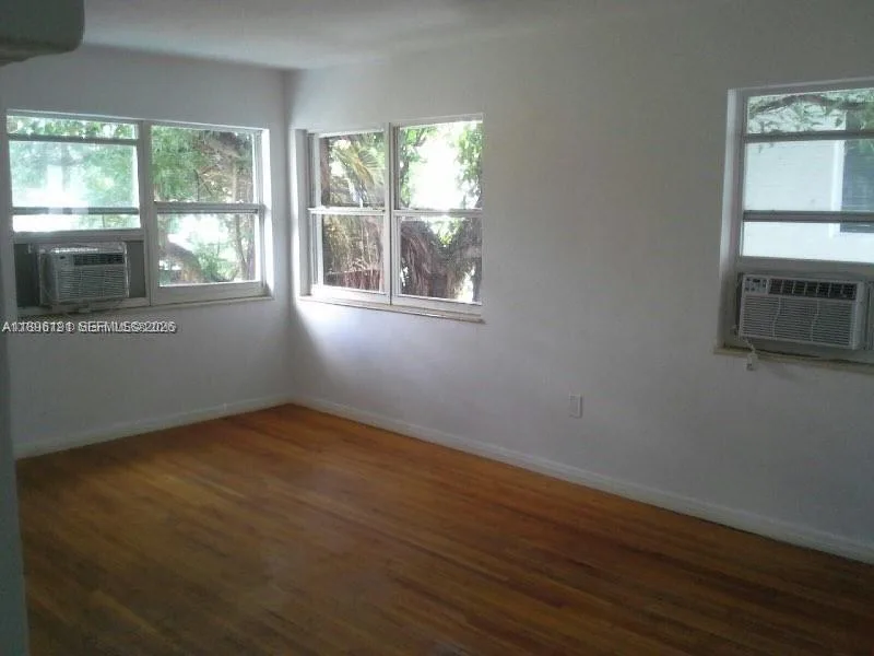845 Michigan Ave, Miami Beach, FL 33139 photo 11