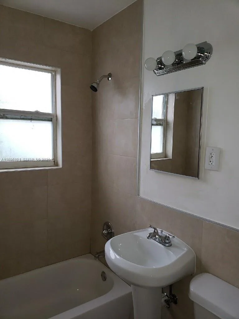 845 Michigan Ave, Miami Beach, FL 33139 photo 13