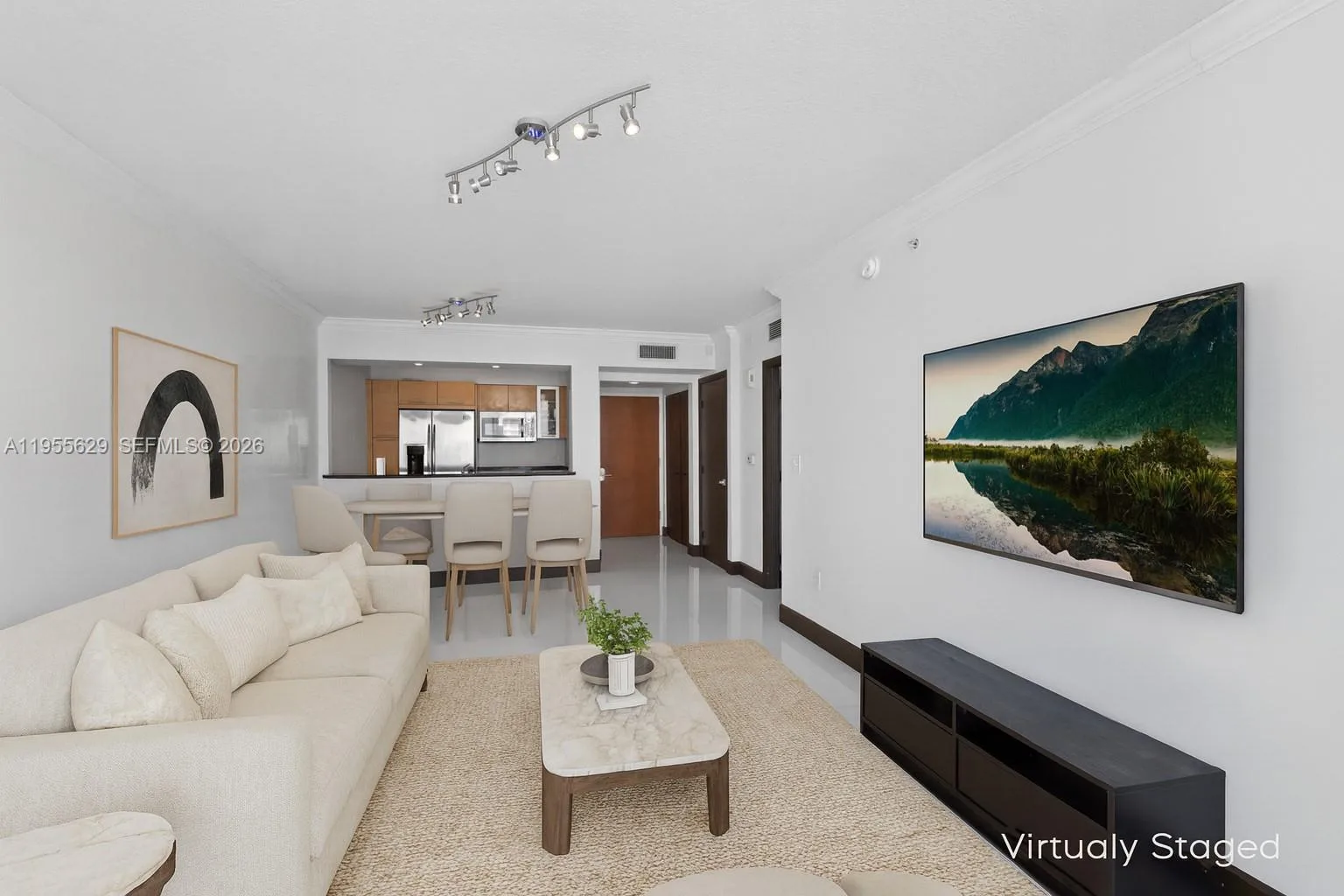 31 SE 5th St # 1803, Miami, FL 33131 photo 4