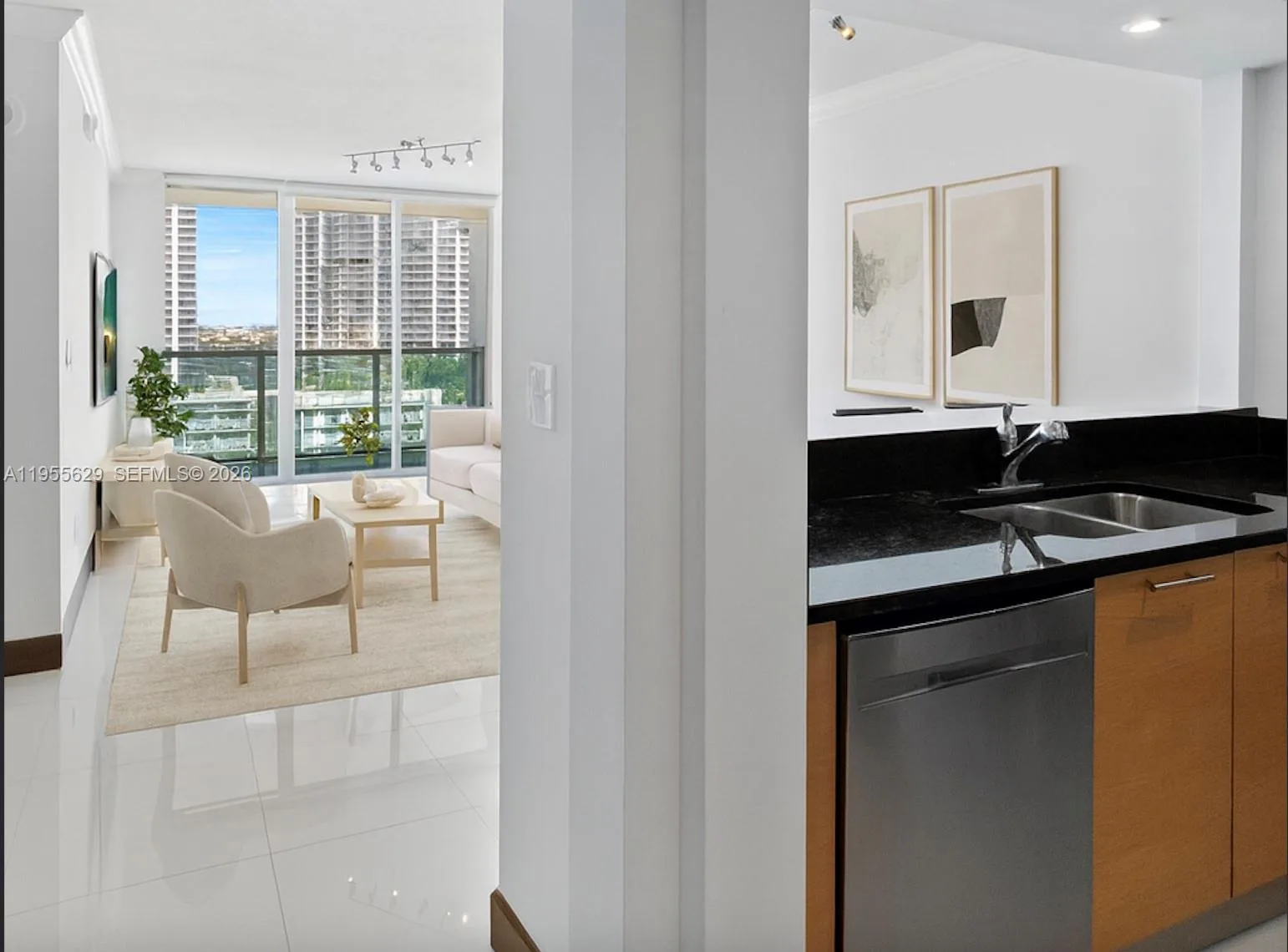 31 SE 5th St # 1803, Miami, FL 33131 photo 6