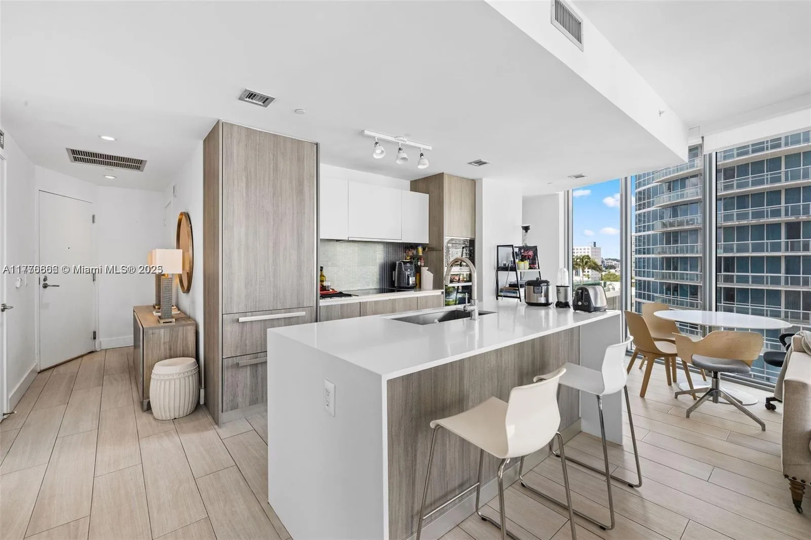 2900 NE 7th Ave # 901, Miami, FL 33137 photo 4