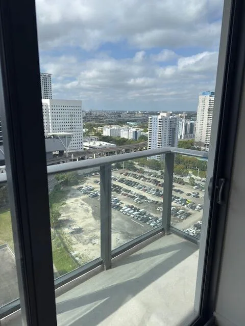 11 NE 6TH Street # 2215, Miami, FL 33132 photo 6