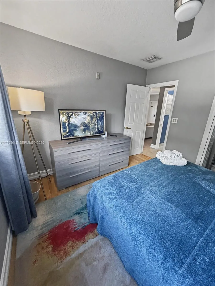 1423 Holly Heights Dr # 11, Fort Lauderdale, FL 33304 photo 11