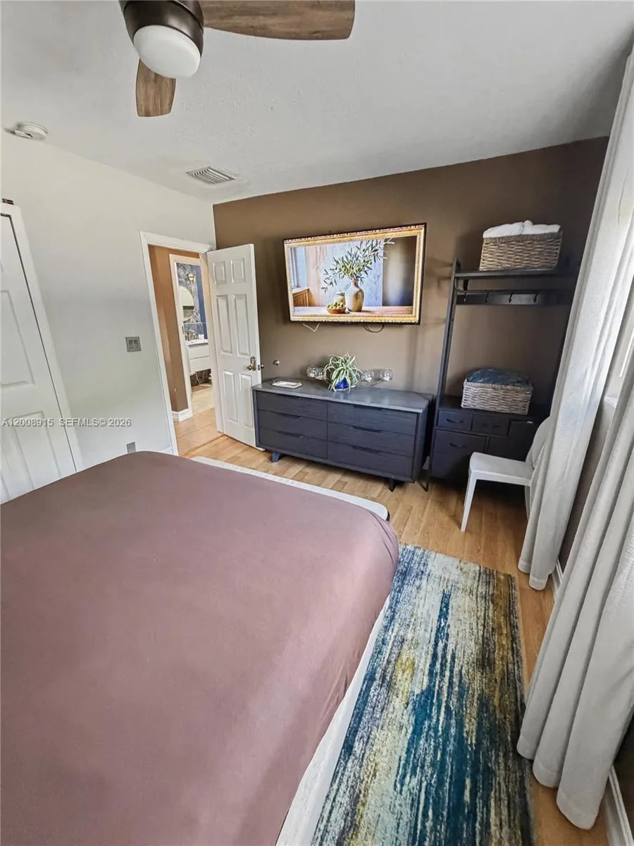 1423 Holly Heights Dr # 11, Fort Lauderdale, FL 33304 photo 8