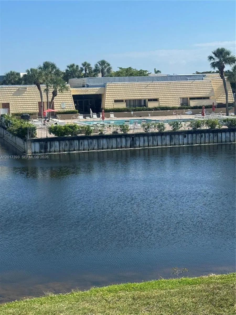 8130 Sunrise Lakes Blvd # 202, Sunrise, FL 33322 photo 11