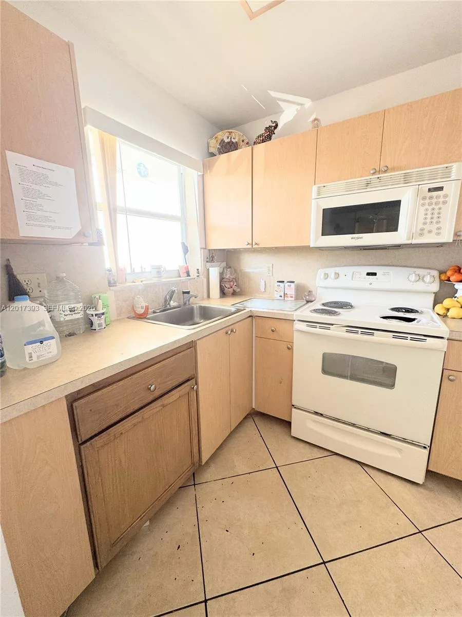 8130 Sunrise Lakes Blvd # 202, Sunrise, FL 33322 photo 3