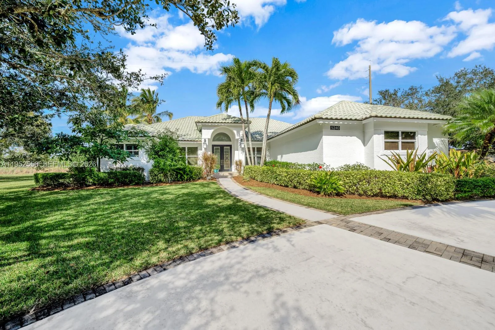 5240 Rosewood Ln, Vero Beach, FL 32966 photo 2