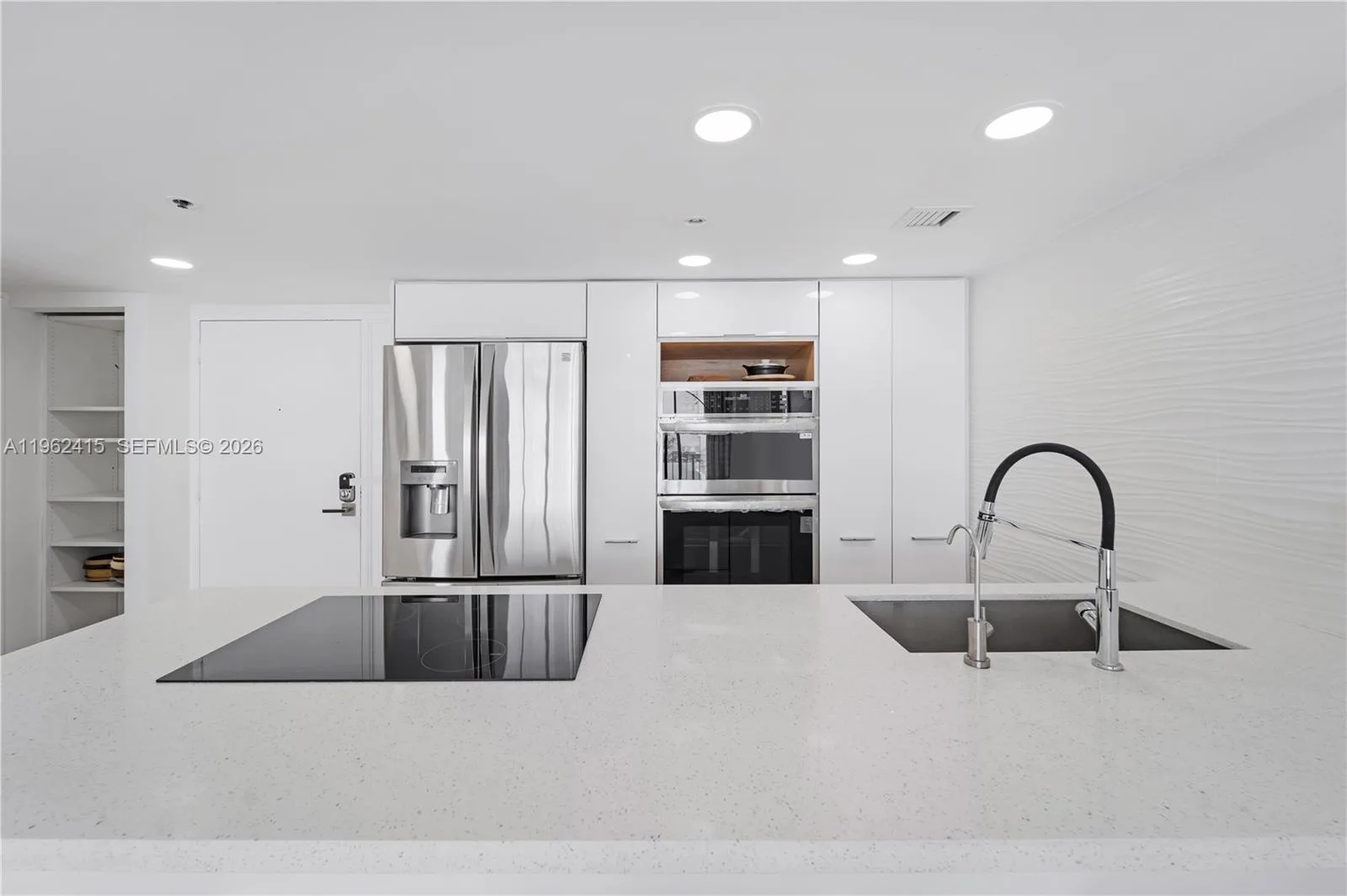 7601 E Treasure Dr # 2209, North Bay Village, FL 33141 photo 8