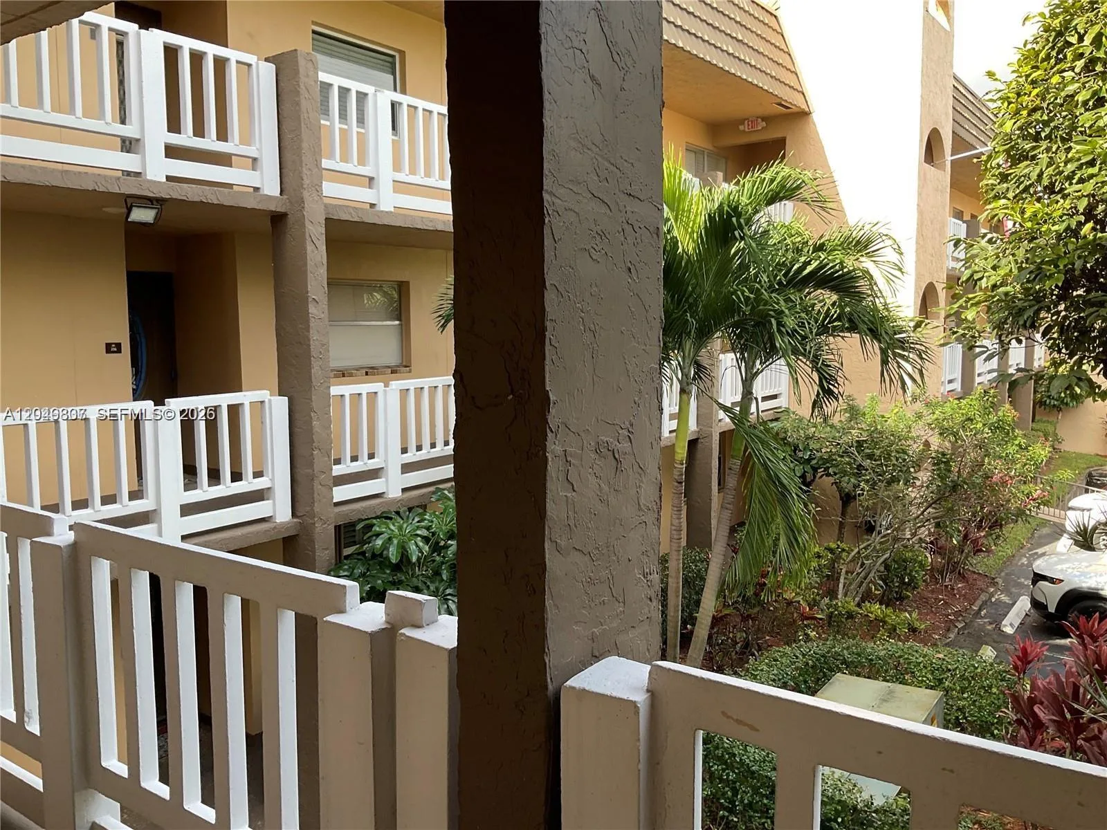 9201 Sunrise Lakes Blvd # 205, Sunrise, FL 33322