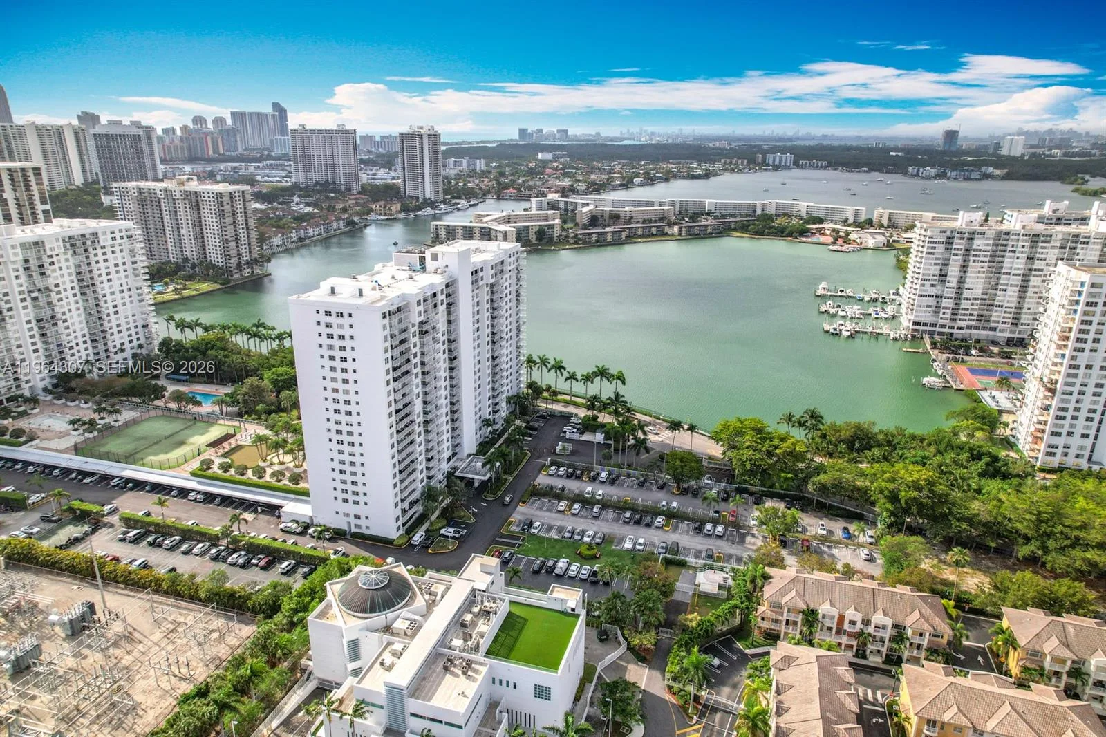 2801 NE 183rd St # 1504W, Aventura, FL 33160