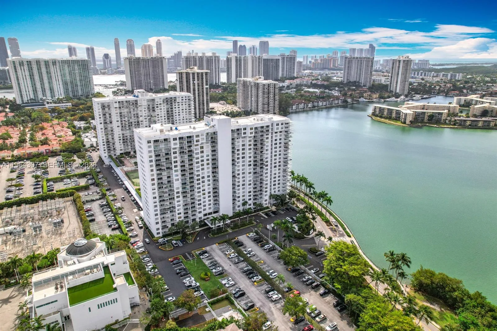 2801 NE 183rd St # 1504W, Aventura, FL 33160 photo 2