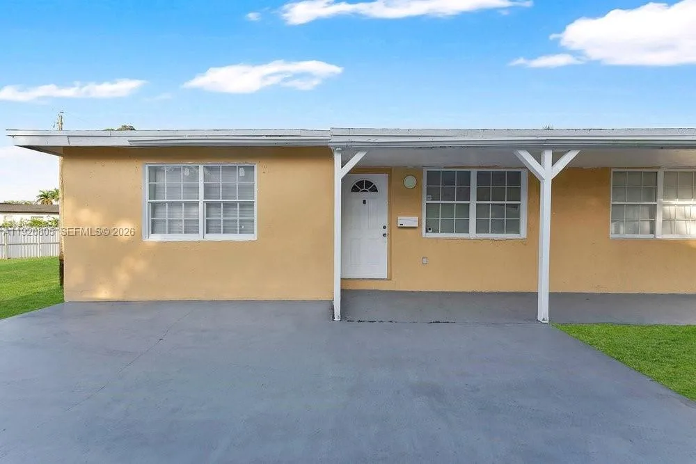 417 SW 3rd St, Hallandale Beach, FL 33009 photo 2