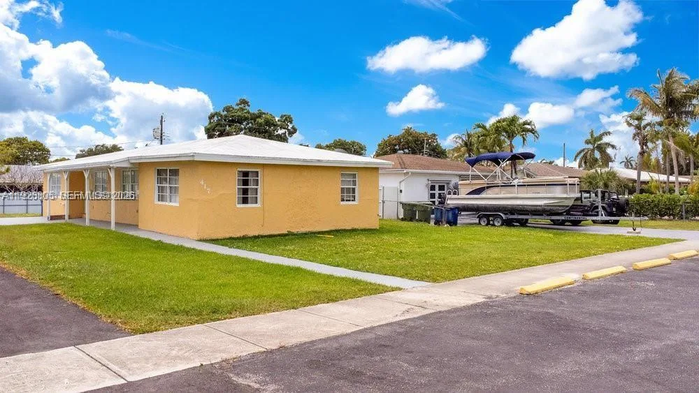 417 SW 3rd St, Hallandale Beach, FL 33009 photo 3