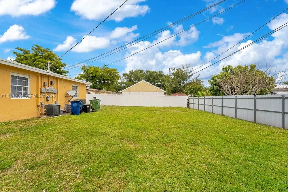 417 SW 3rd St, Hallandale Beach, FL 33009 photo 5
