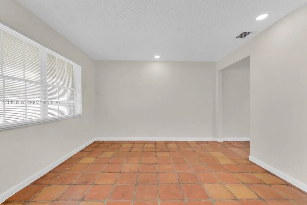 417 SW 3rd St, Hallandale Beach, FL 33009 photo 8