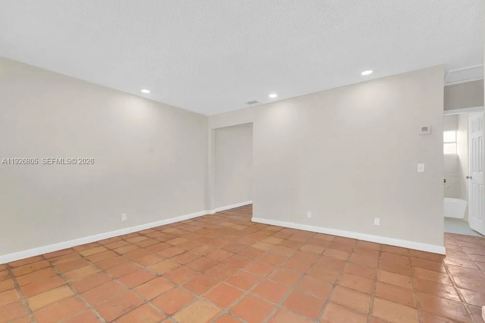 417 SW 3rd St, Hallandale Beach, FL 33009 photo 9