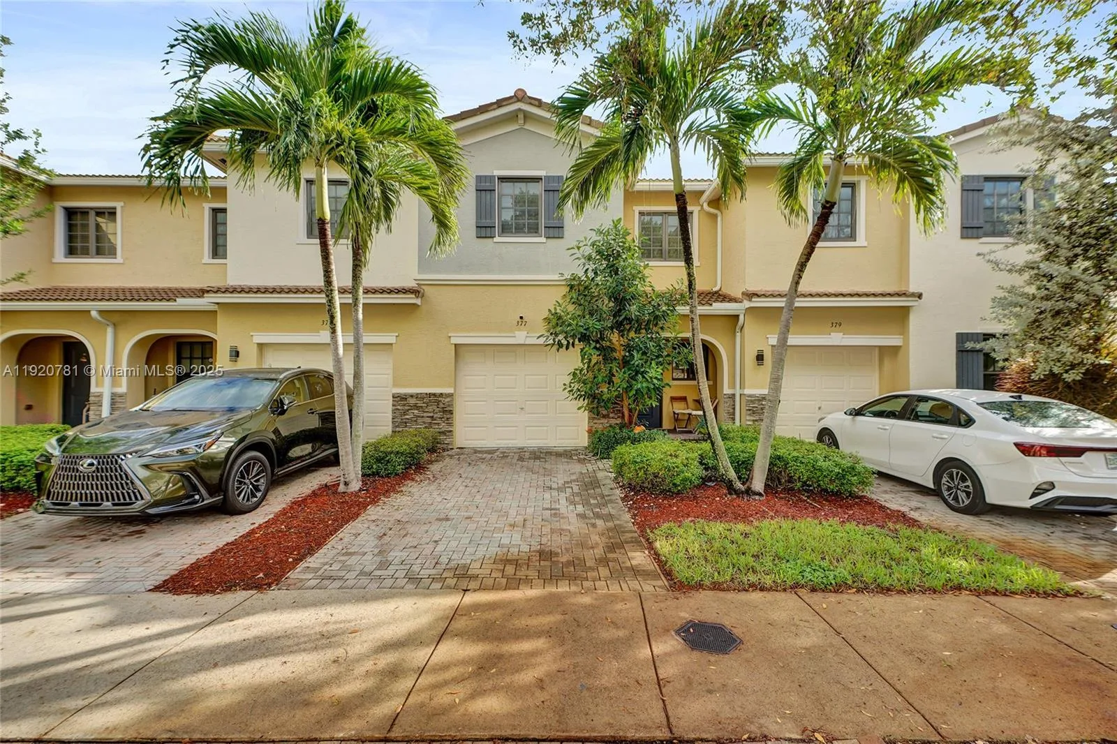 377 NE 194th Ter, Miami, FL 33179 photo 2