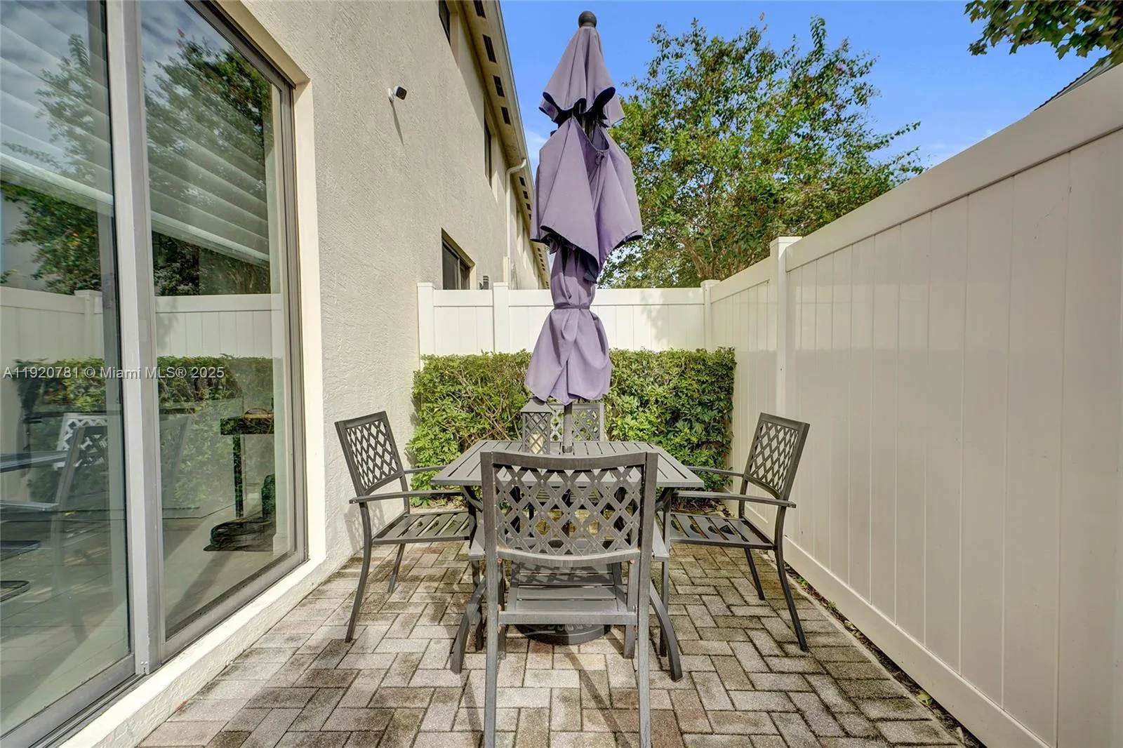 377 NE 194th Ter, Miami, FL 33179 photo 8