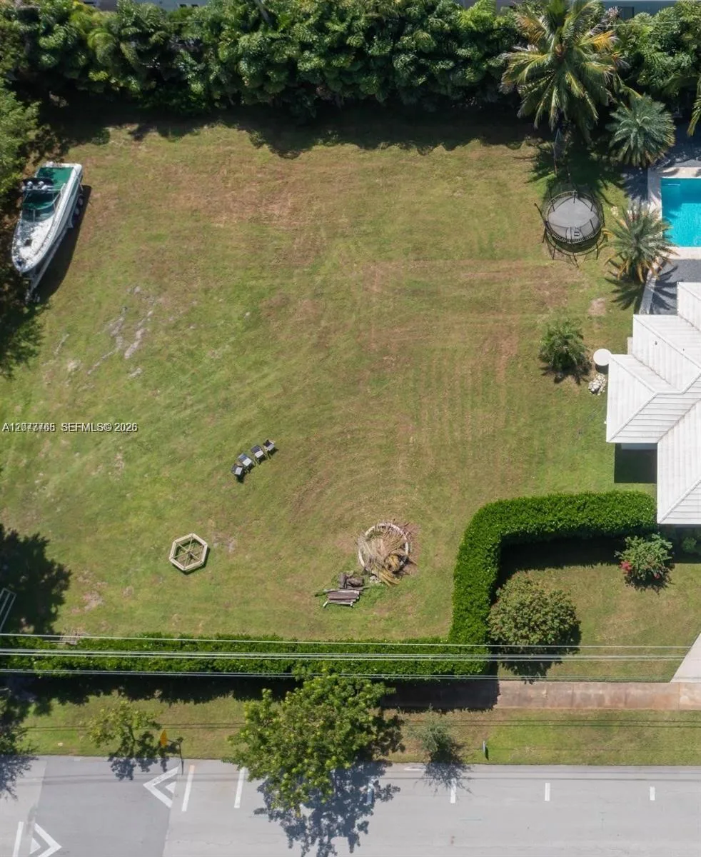 412 NE 2nd St, Pompano Beach, FL 33060 photo 2