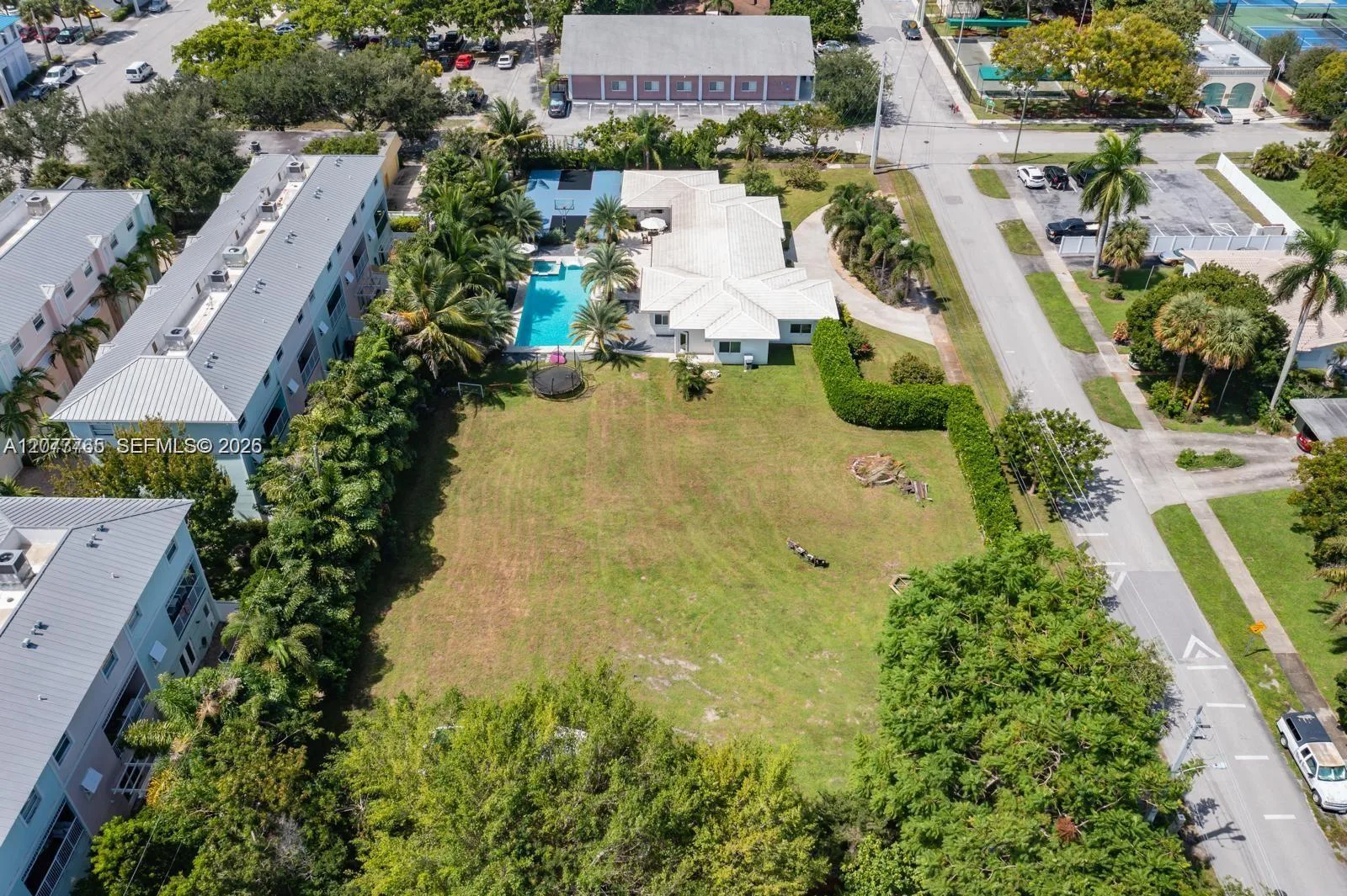 412 NE 2nd St, Pompano Beach, FL 33060 photo 3