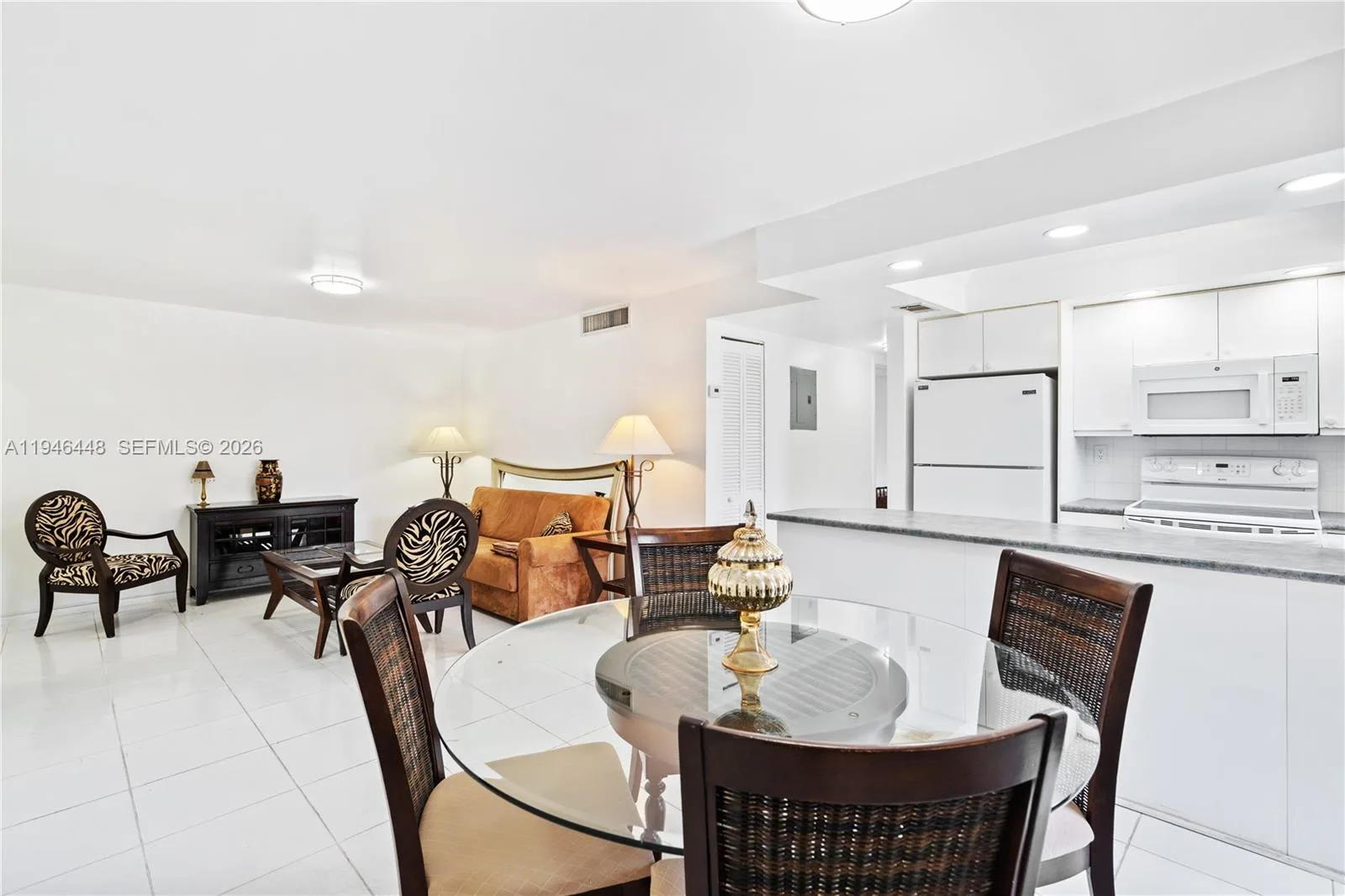 201 178th Dr # 307, Sunny Isles Beach, FL 33160 photo 4