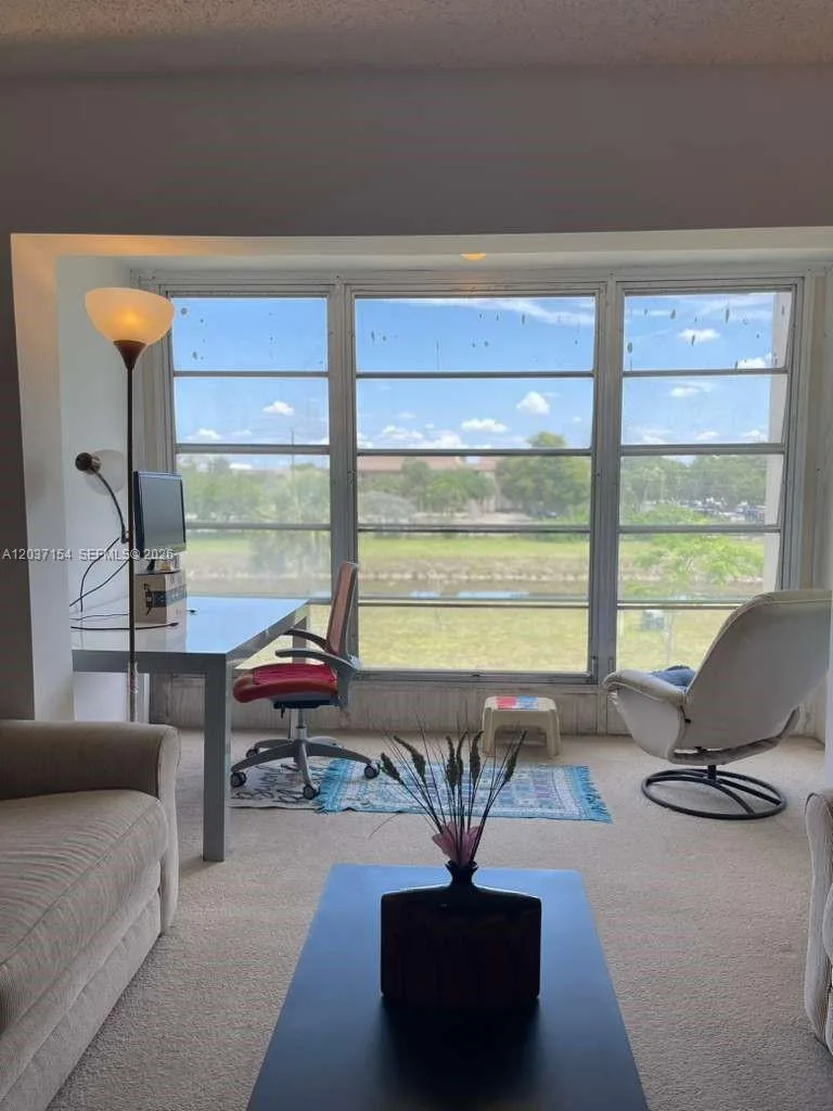 8081 N Sunrise Lakes Dr # 306, Sunrise, FL 33322