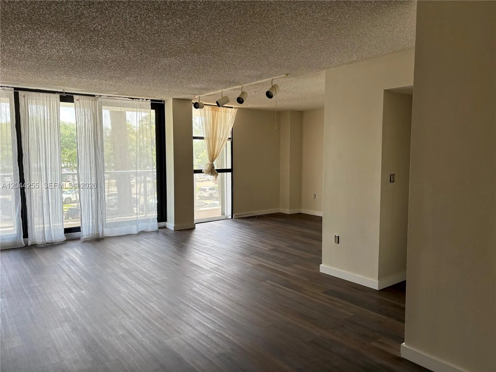 3701 N Country Club Dr # 207, Aventura, FL 33180 photo 7