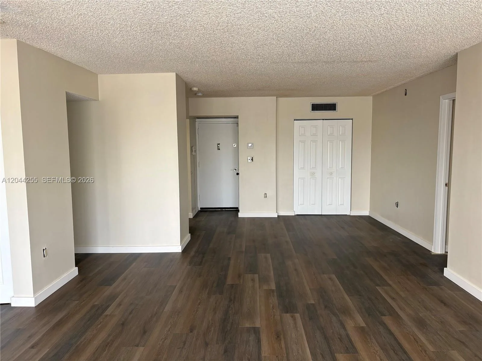 3701 N Country Club Dr # 207, Aventura, FL 33180 photo 8