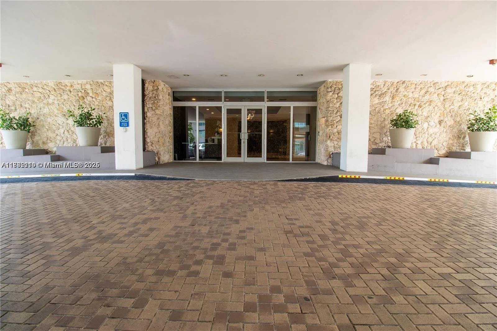 9225 Collins Ave # PH B, Surfside, FL 33154