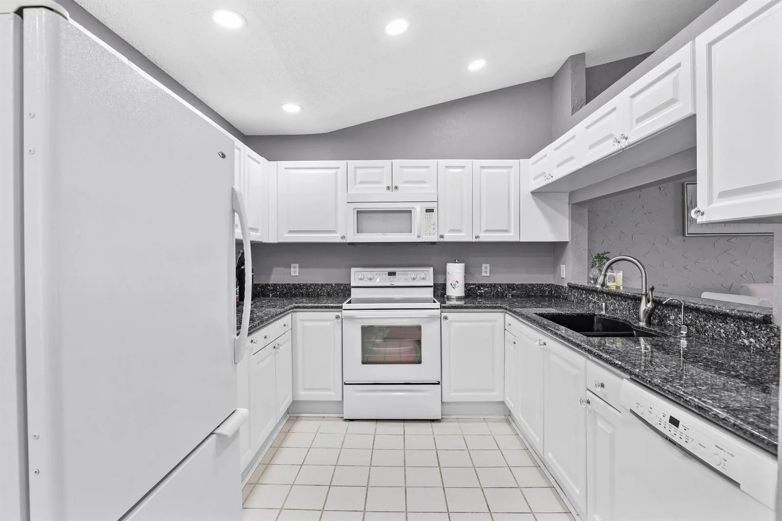 8180 Bellwort Place, Boynton Beach, FL 33472 photo 9