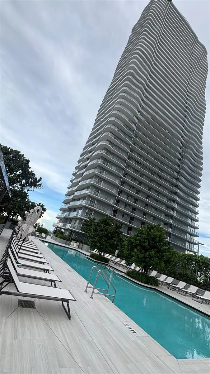 1400 Biscayne Blvd # 2106, Miami, FL 33132