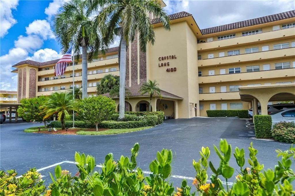 4100 CRYSTAL LAKE Drive # 110, Deerfield Beach, FL 33064