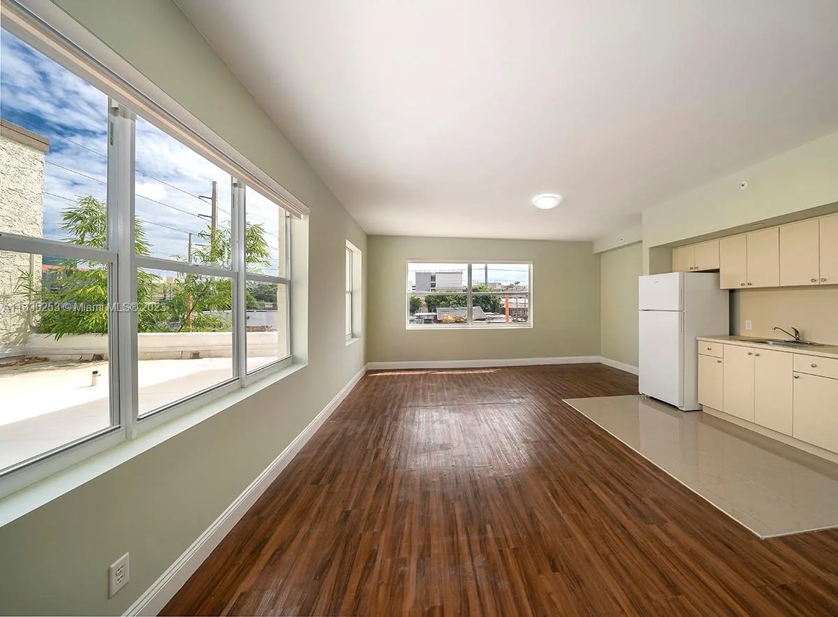 804 NW 21st Ter, Miami, FL 33127 photo 2