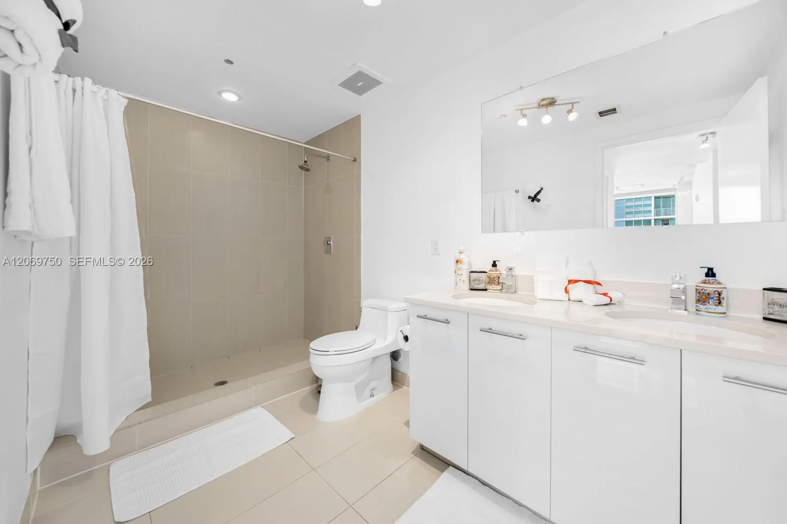 3250 NE 1st Ave # 1104, Miami, FL 33137 photo 11