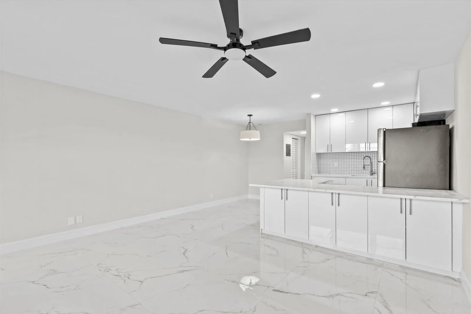 17 Andover A, West Palm Beach, FL 33417 photo 3