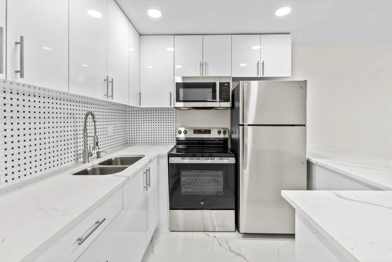 17 Andover A, West Palm Beach, FL 33417 photo 8