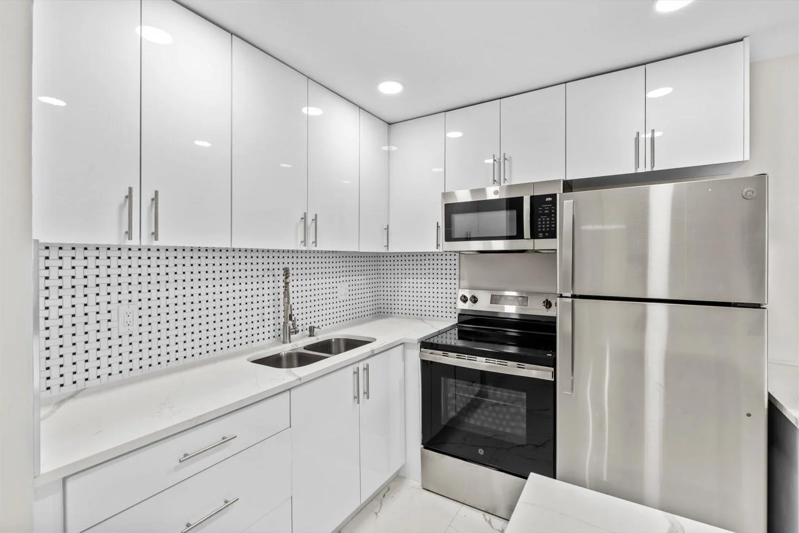 17 Andover A, West Palm Beach, FL 33417 photo 9