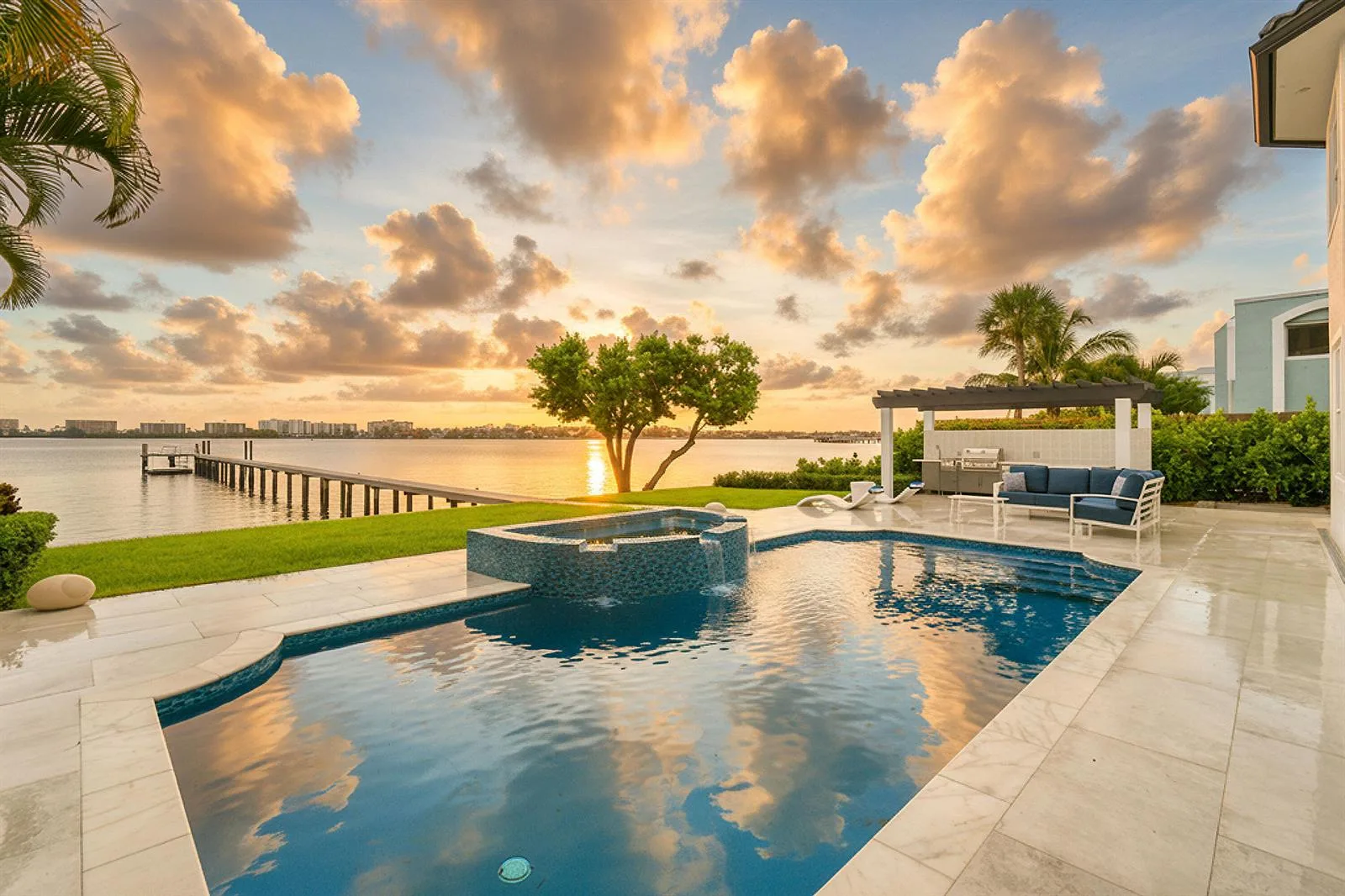 3 Lakeside Palms Court, FL 33460