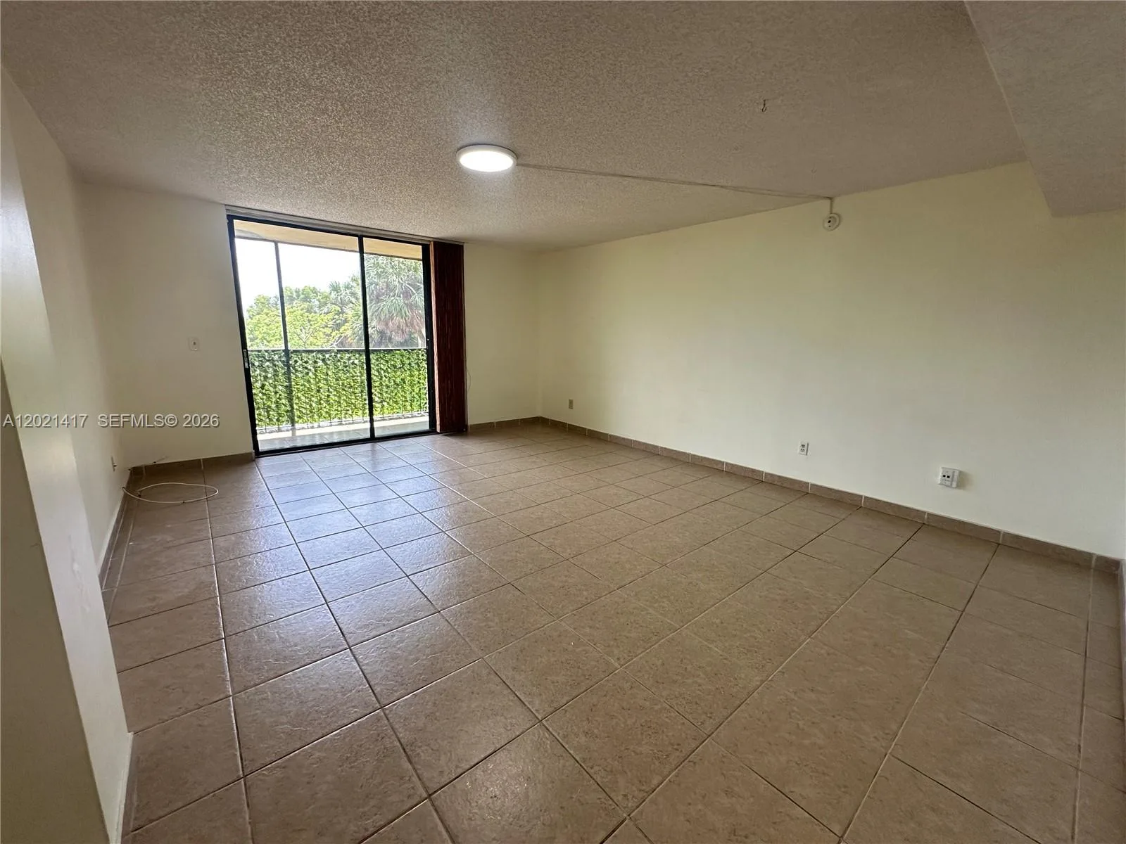 8635 NW 8th St # 320, Miami, FL 33126 photo 5