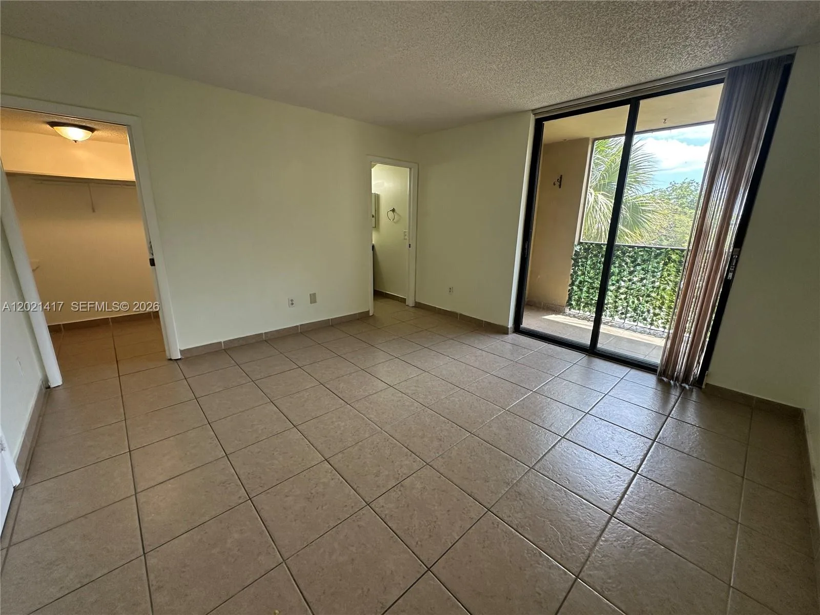 8635 NW 8th St # 320, Miami, FL 33126 photo 7