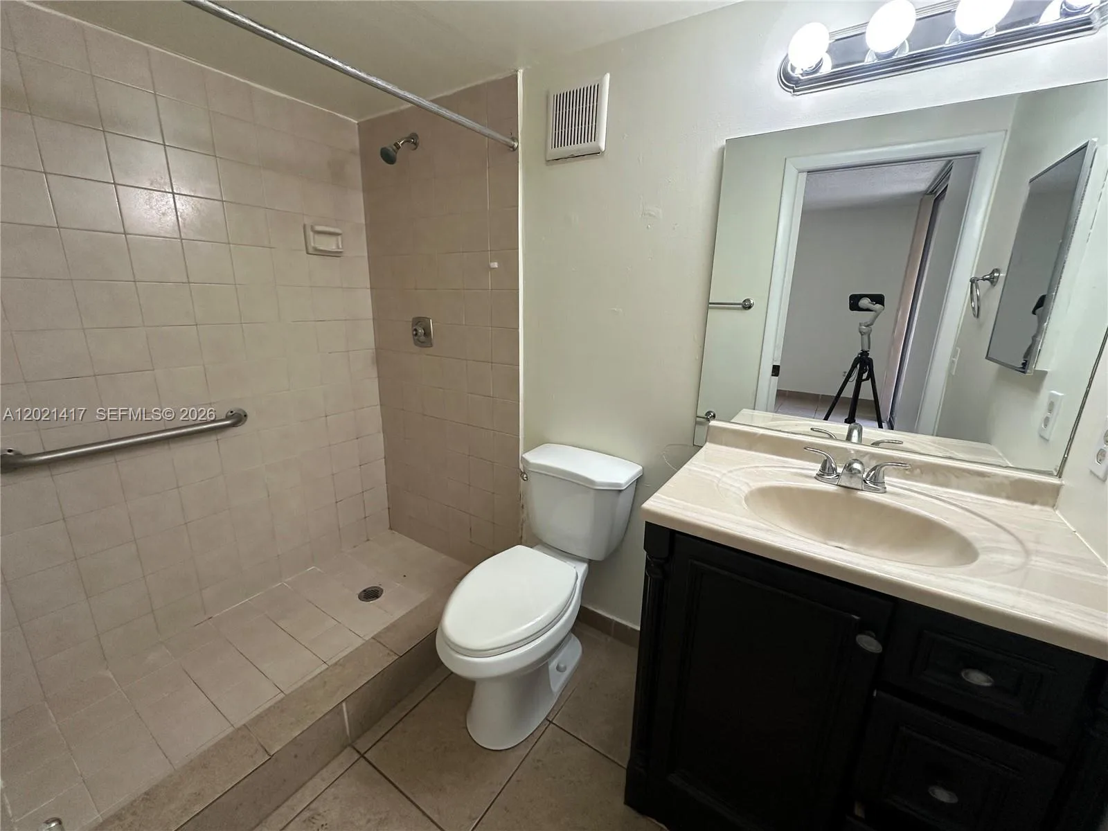 8635 NW 8th St # 320, Miami, FL 33126 photo 8