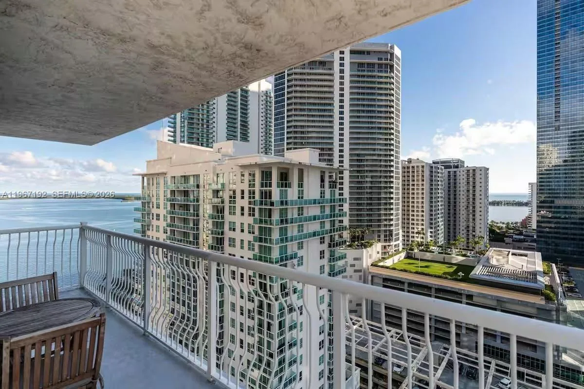 1200 Brickell Bay Dr # 3923, Miami, FL 33131 photo 2