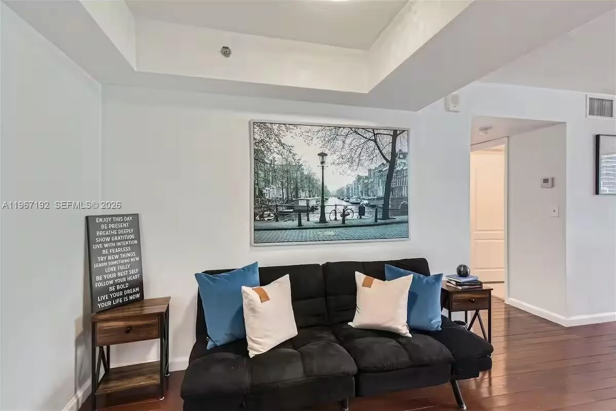 1200 Brickell Bay Dr # 3923, Miami, FL 33131 photo 6
