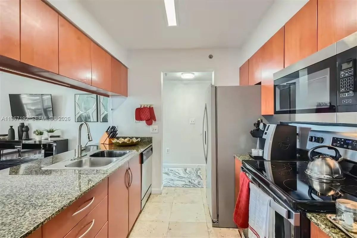 1200 Brickell Bay Dr # 3923, Miami, FL 33131 photo 7