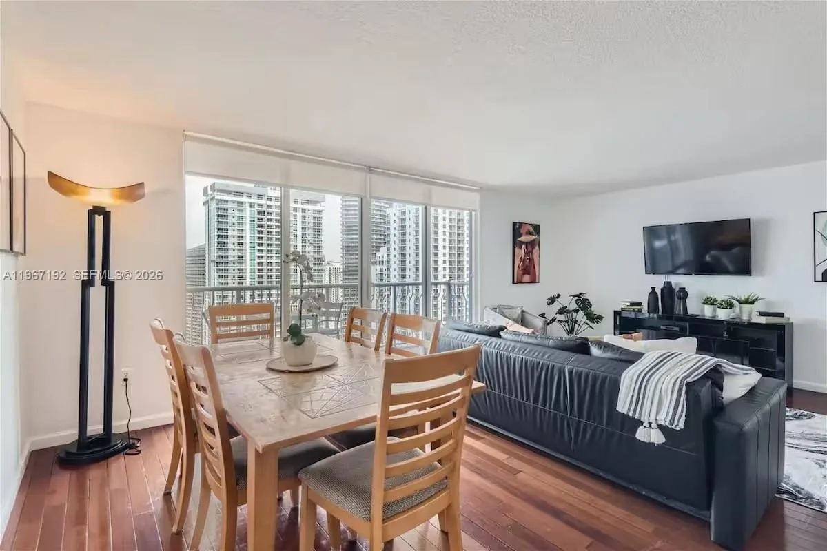 1200 Brickell Bay Dr # 3923, Miami, FL 33131 photo 9