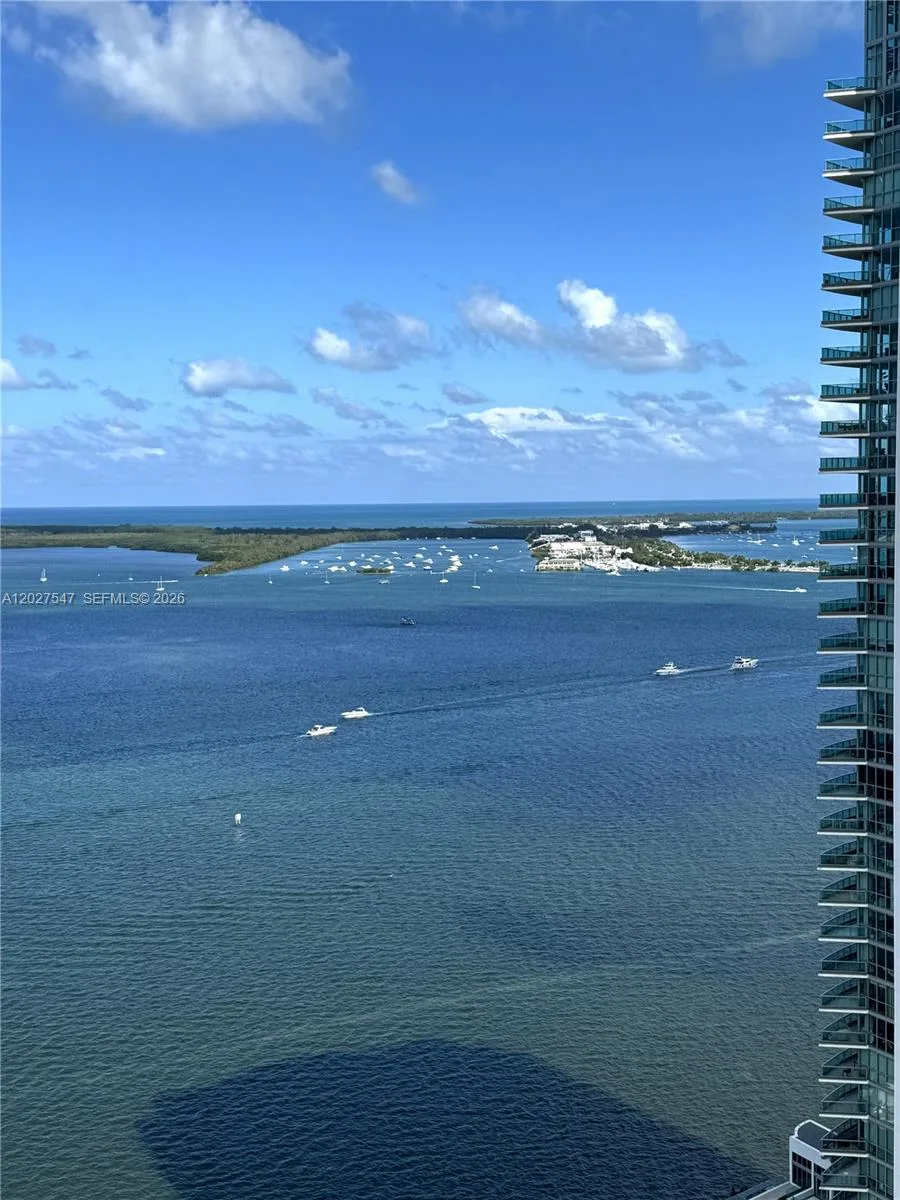 1200 Brickell Bay Dr # 3903, Miami, FL 33131